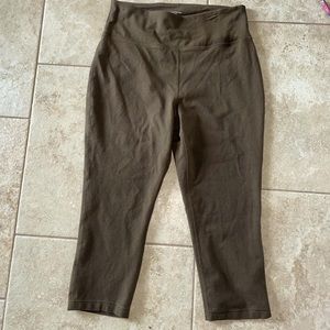 Tek Gear Dry Tek olive green capri leggings size XL